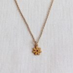 SS211 - RVS fijne ketting met mini bloem - goud