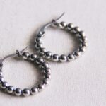 EA505.2: Stainless steel creole 20mm “balls” – silver